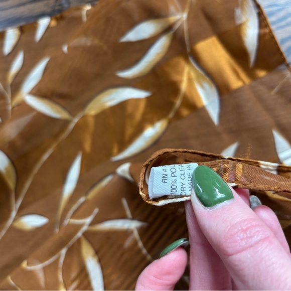 Brown and Gold Leaf Pattern Scarf - Picture 3 of 4